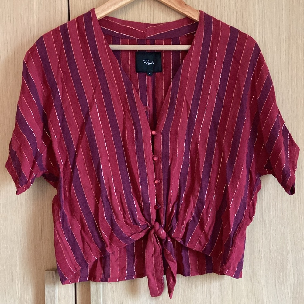 Rails tie front crop top
